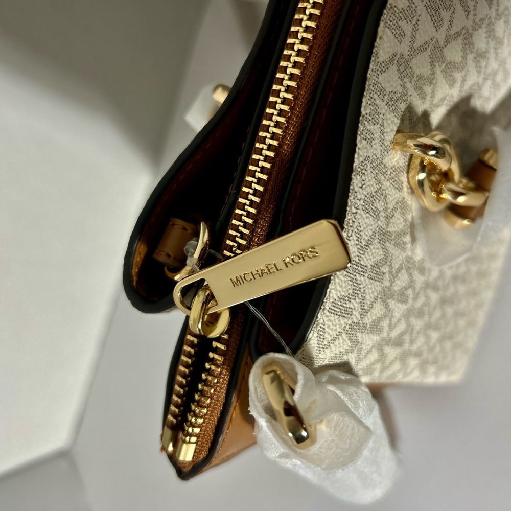 Brand New Michael Kors Rochelle Large Satchel-Vanilla/Acorn- NWT - Picture 4 of 11